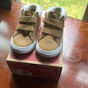 Girls Vans mid rise shoes size 6.5